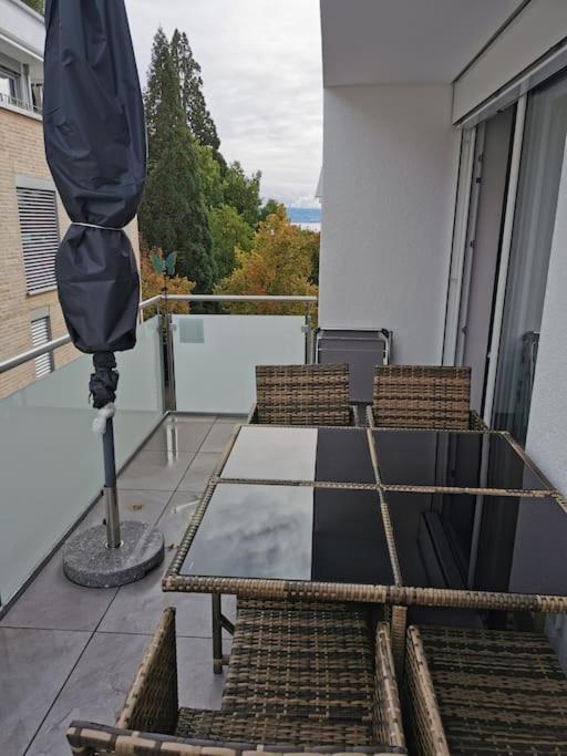 Wohnen Direkt Am Uferpark Mit Grossem Balkon Und Seeblick *