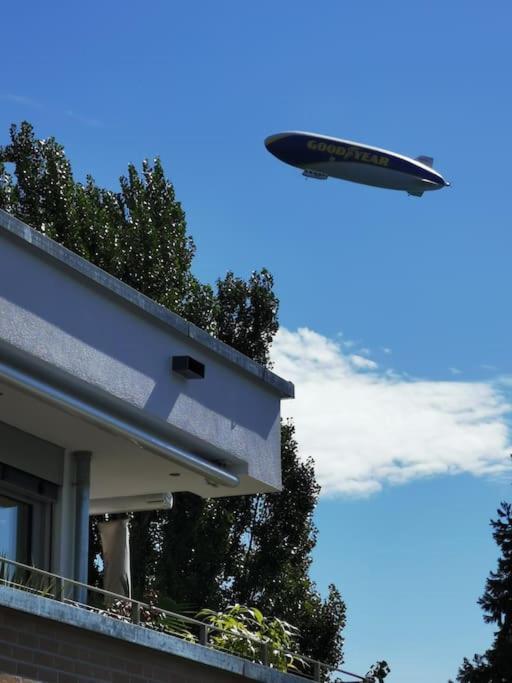Wohnen Direkt Am Uferpark Mit Grossem Balkon Und Seeblick *